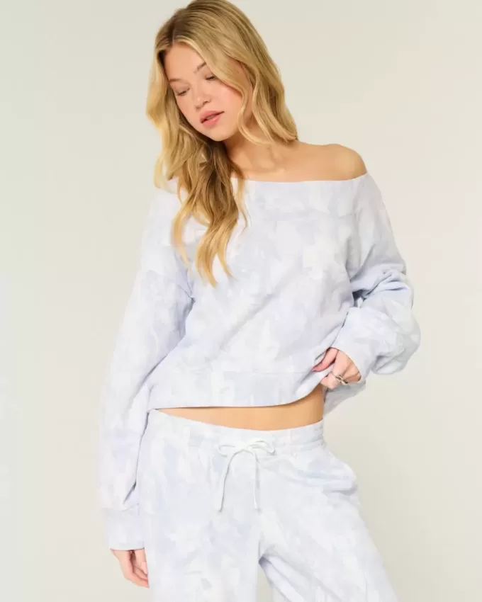 Easy Off-the-Shoulder Camo Sweatshirt