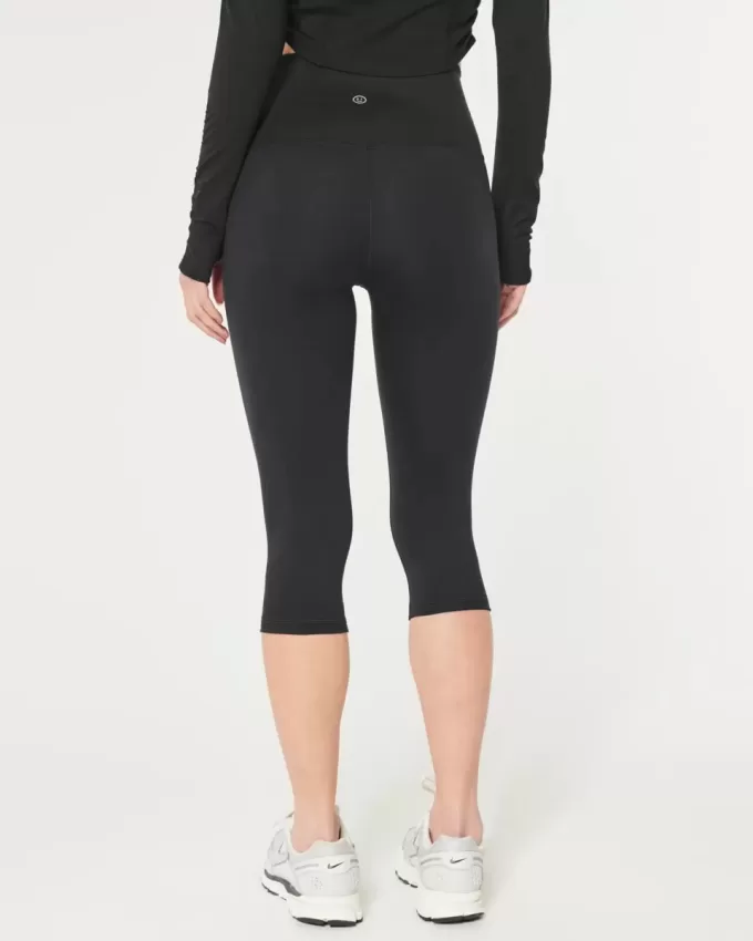 Gilly Hicks Active Recharge Capri Leggings