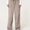 Low-Rise Super Baggy Pants