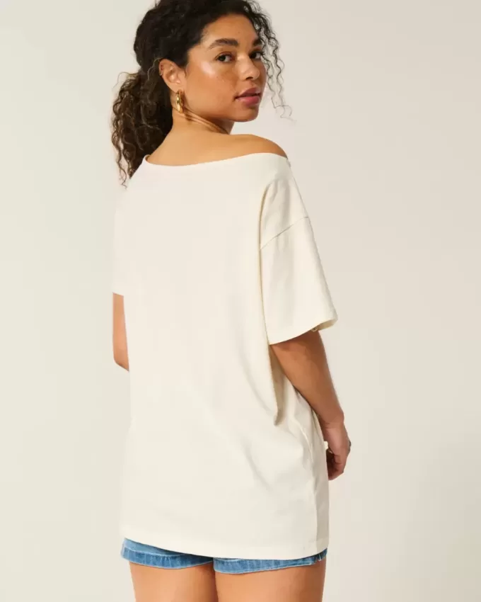 Oversized Off-the-Shoulder Kauai Graphic Tee