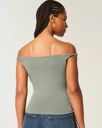 Twisted Off-the-Shoulder New York City Graphic Tee Twisted Off-the-Shoulder New York City Graphic Tee